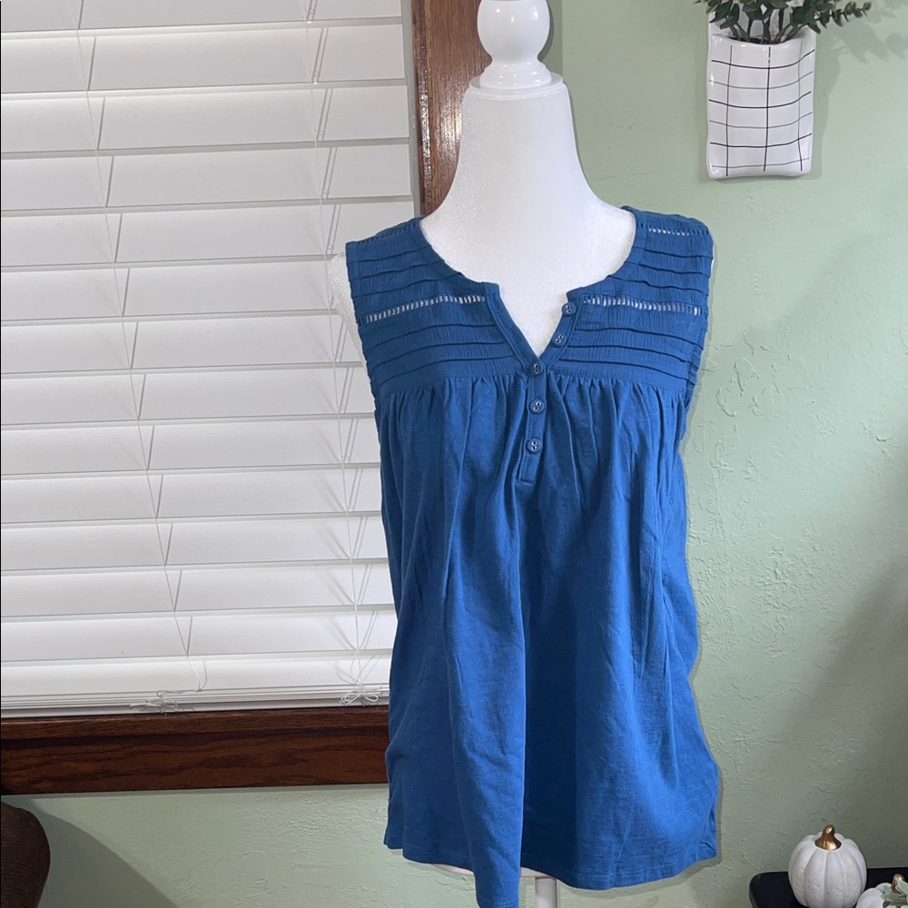 Sleeveless Pintuck Henley Top in Deep Blue